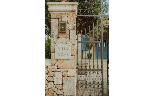 Villa Comi