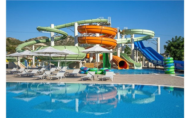  Amada Colossos Resort