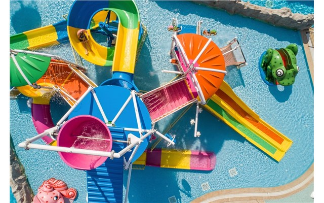  Amada Colossos Resort