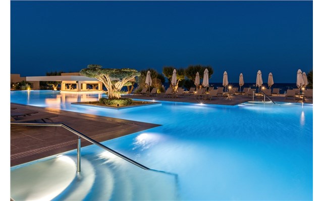  Amada Colossos Resort