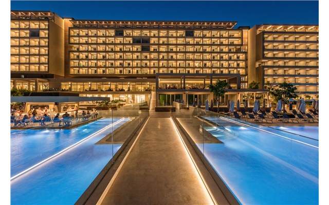  Amada Colossos Resort