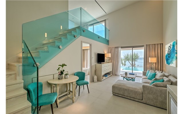  Amada Colossos Resort