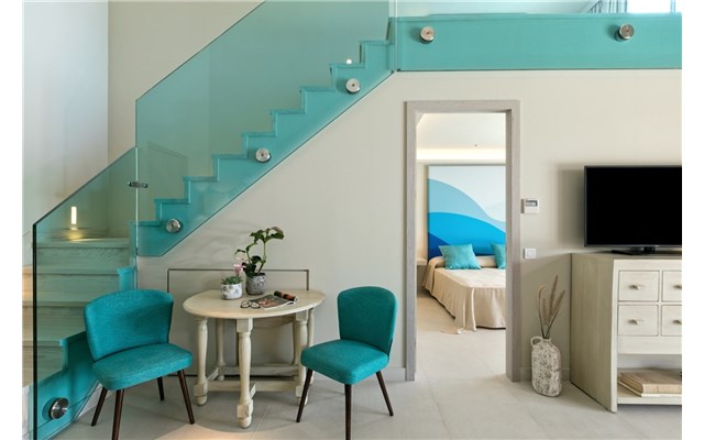  Amada Colossos Resort