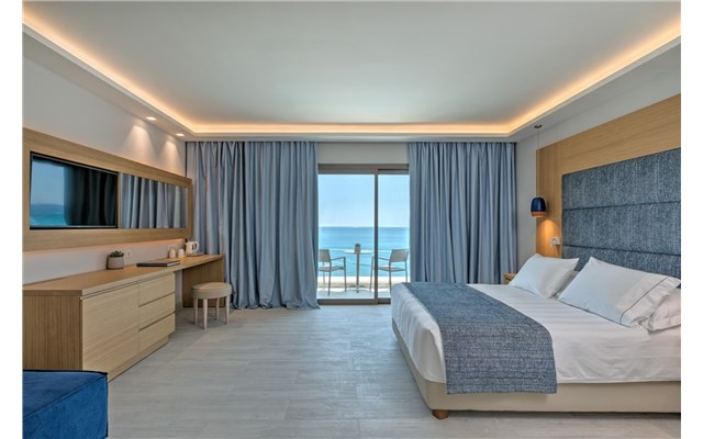  Amada Colossos Resort