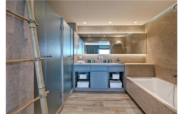  Amada Colossos Resort