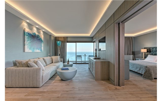  Amada Colossos Resort