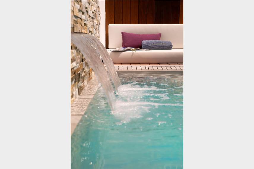  Chris Le Mare Gold Luxury Villa