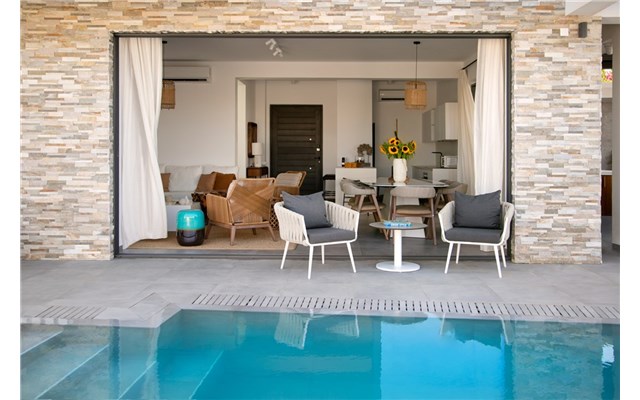  Chris Le Mare Gold Luxury Villa