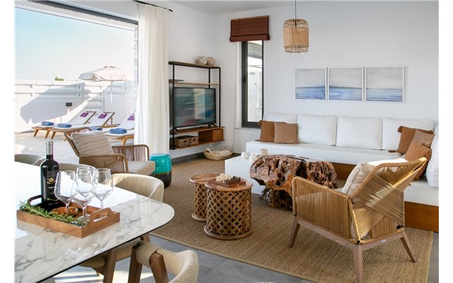  Chris Le Mare Gold Luxury Villa