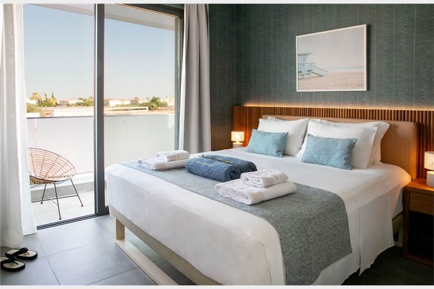  Chris Le Mare Gold Luxury Villa