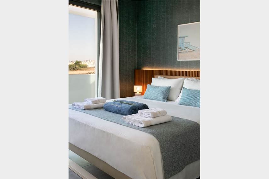  Chris Le Mare Gold Luxury Villa