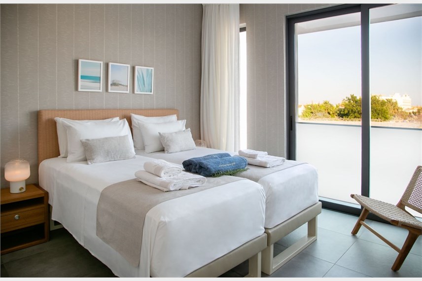  Chris Le Mare Gold Luxury Villa