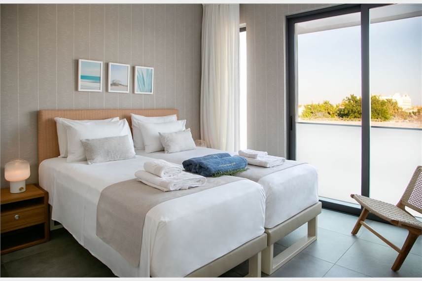  Chris Le Mare Gold Luxury Villa