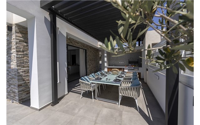  Chris Le Mare Gold Luxury Villa