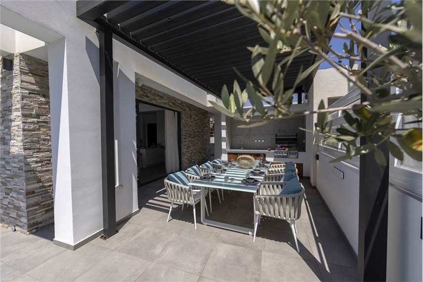  Chris Le Mare Gold Luxury Villa