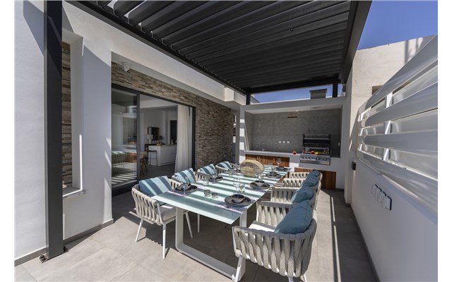  Chris Le Mare Gold Luxury Villa