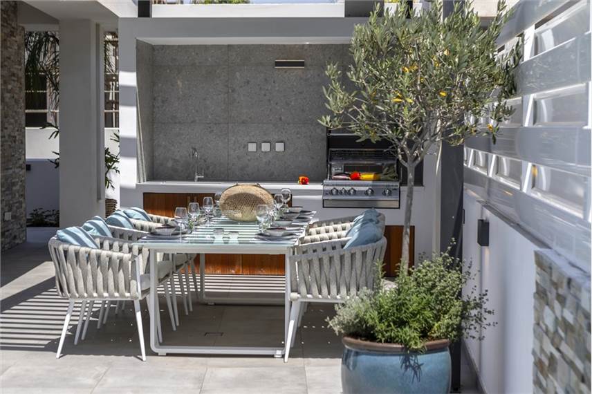  Chris Le Mare Gold Luxury Villa