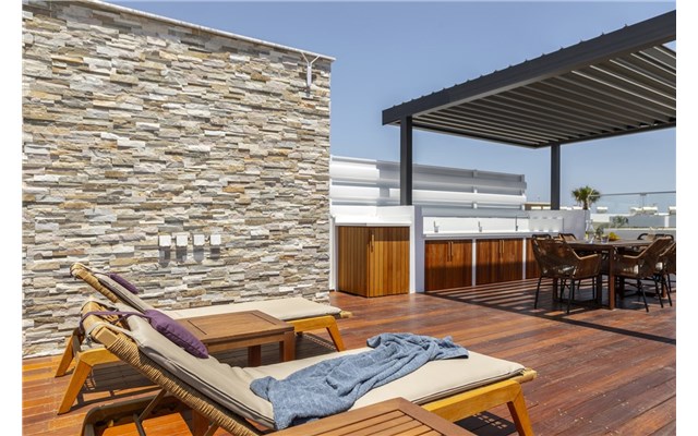  Chris Le Mare Gold Luxury Villa