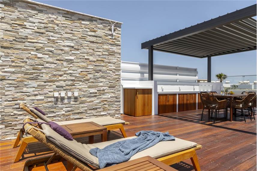  Chris Le Mare Gold Luxury Villa