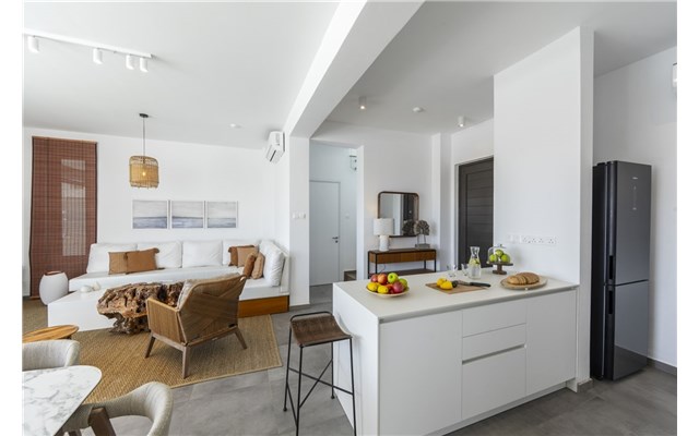  Chris Le Mare Gold Luxury Villa