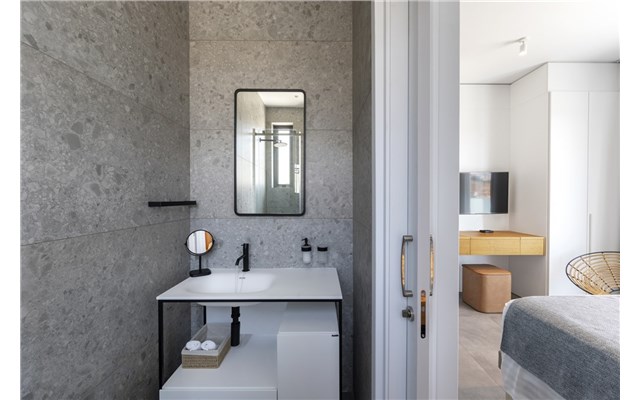  Chris Le Mare Gold Luxury Villa