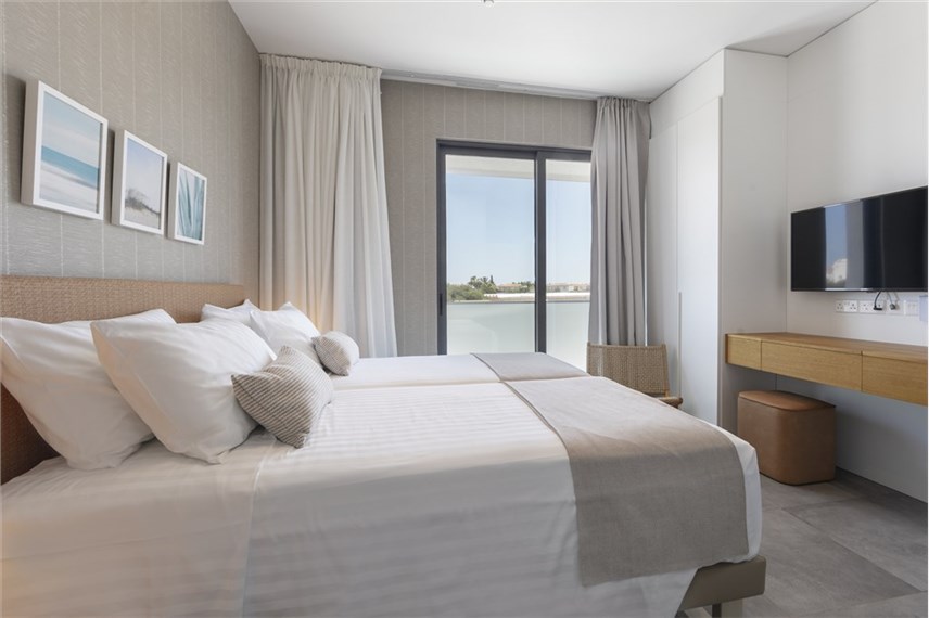  Chris Le Mare Gold Luxury Villa