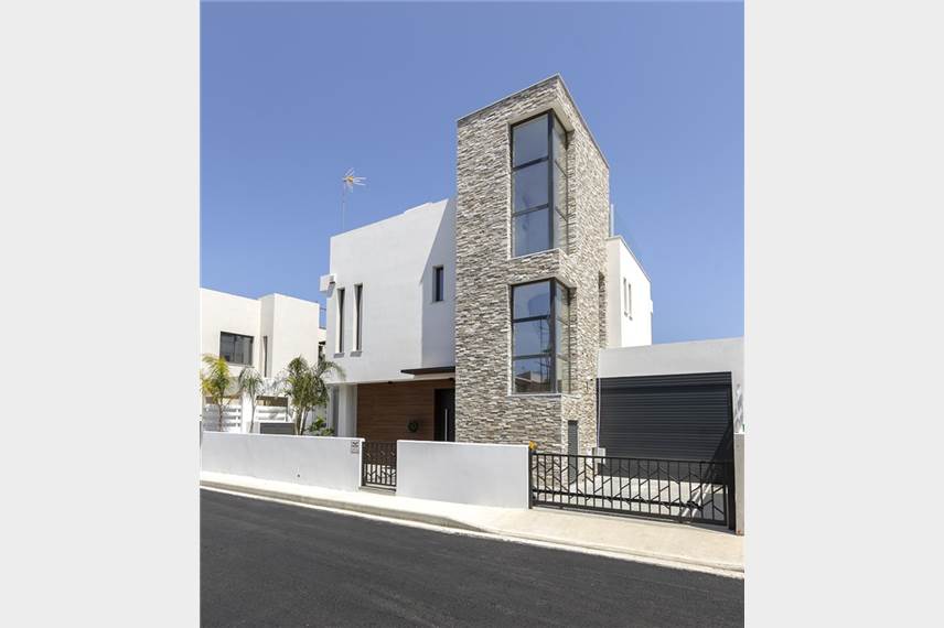  Chris Le Mare Gold Luxury Villa