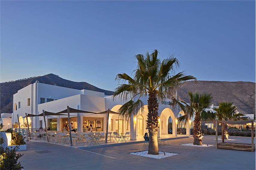  Aqua Blue Hotel