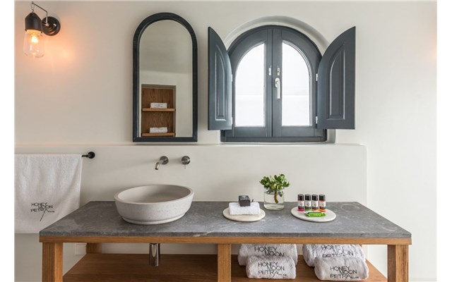  Honeymoon Petra Villas