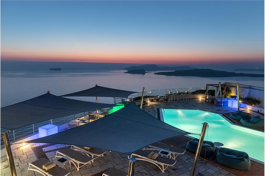 Caldrera's Dolphins Suites