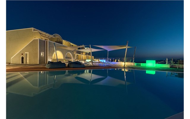  Caldrera's Dolphins Suites