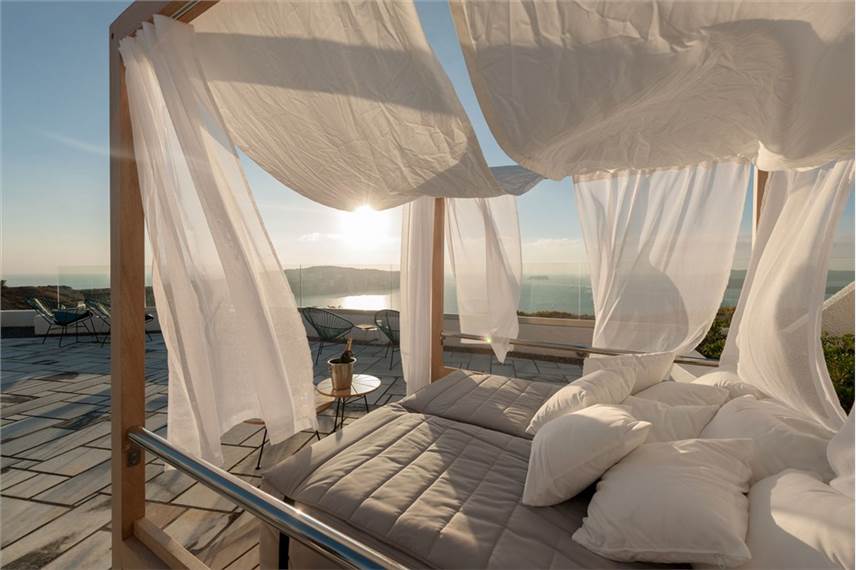  Caldrera's Dolphins Suites