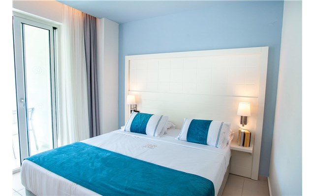  Acrotel Lily Ann Boutique