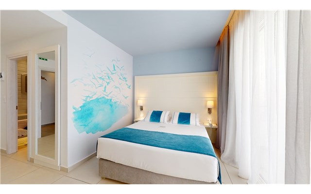  Acrotel Lily Ann Boutique