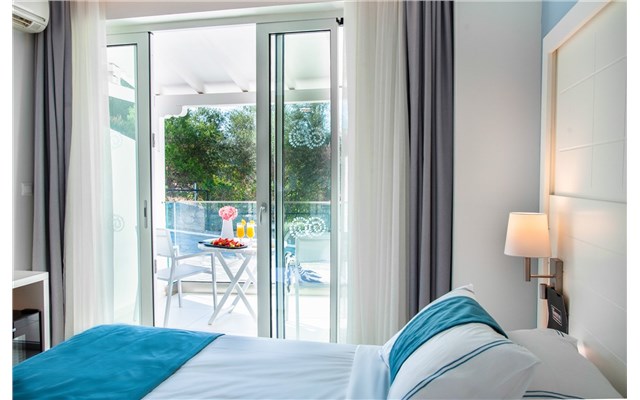  Acrotel Lily Ann Boutique