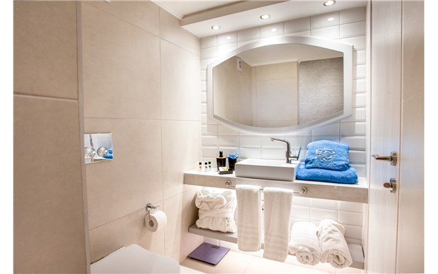  Acrotel Lily Ann Boutique