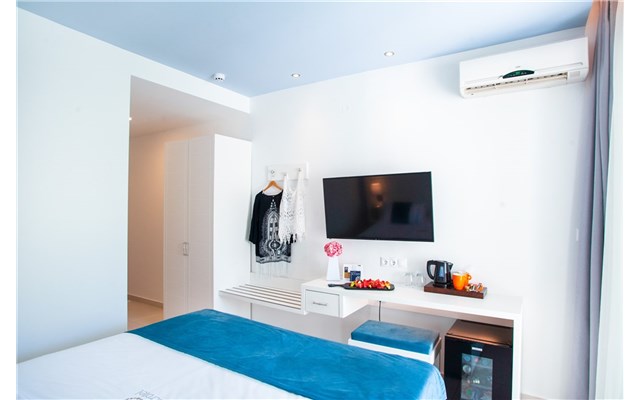  Acrotel Lily Ann Boutique