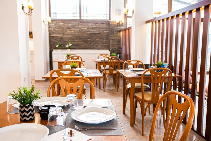  Acrotel Lily Ann Village