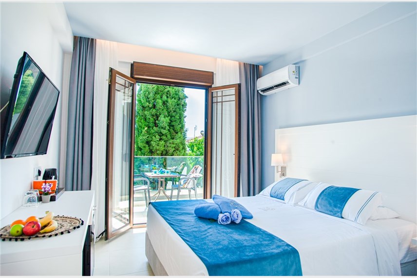  Acrotel Lily Ann Village