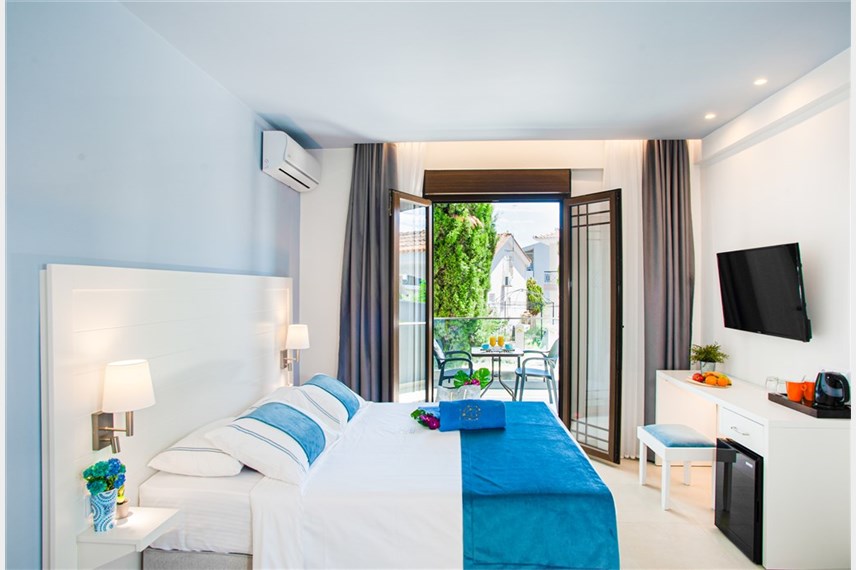  Acrotel Lily Ann Village