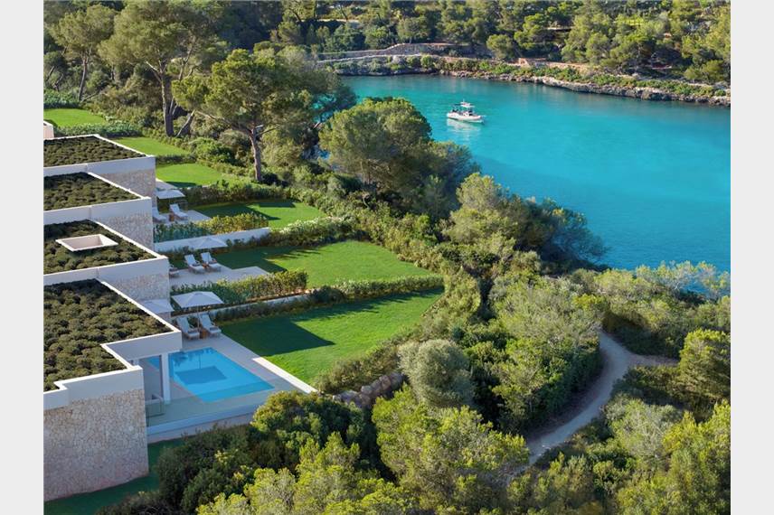  Ikos Porto Petro
