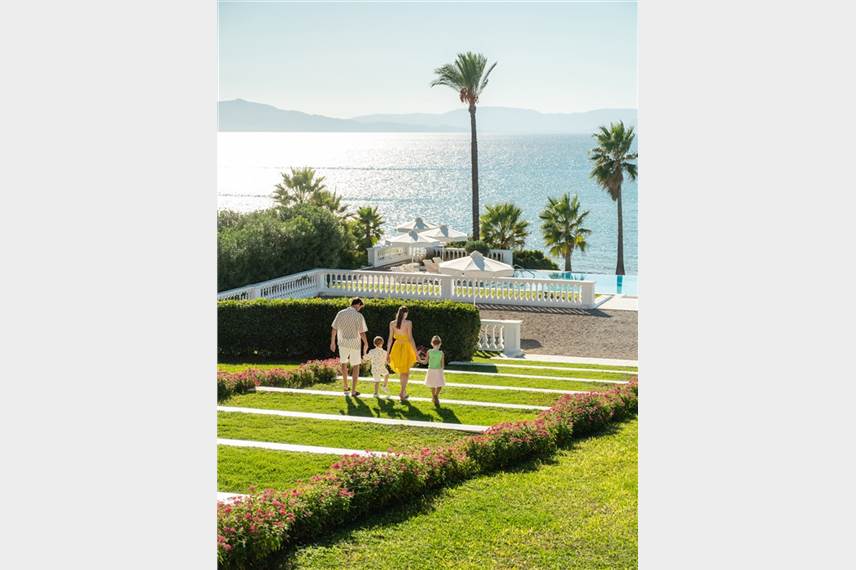  Mandola Rosa a Grecotel Resort to Live at Riviera Olympia