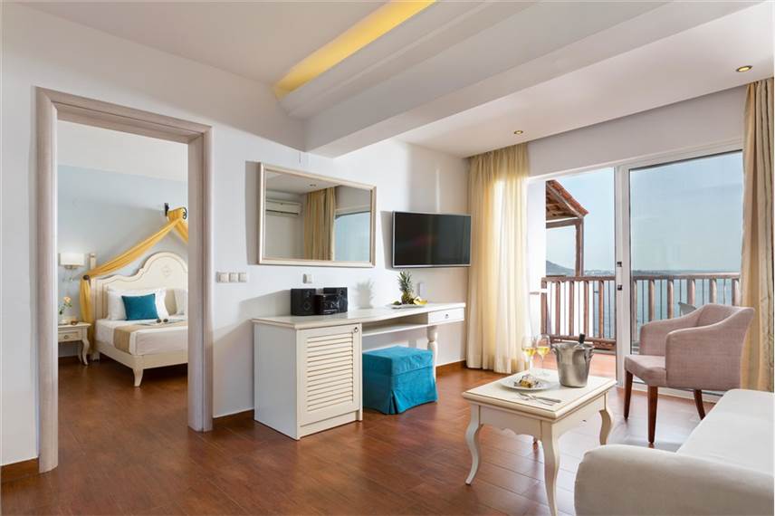  Alexander Beach Hotel and Village