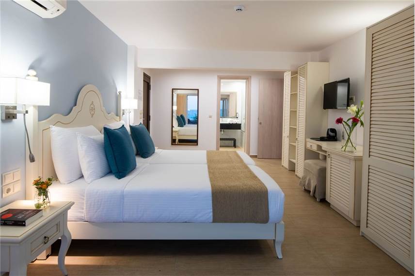  Alexander Beach Hotel and Village