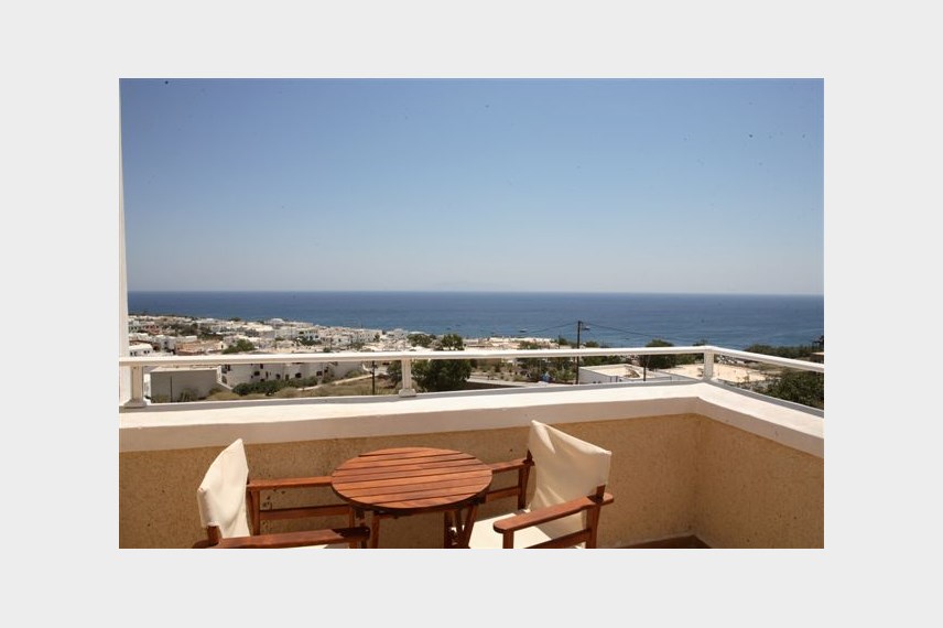 Řecko, Santorini, Kamari, Hotel Argo, výhled z terasy Argo