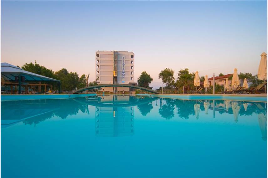 Řecko, Olympská riviéra, Platamonas, Hotel Platamon Palace, bazén Cronwell Platamon Resort