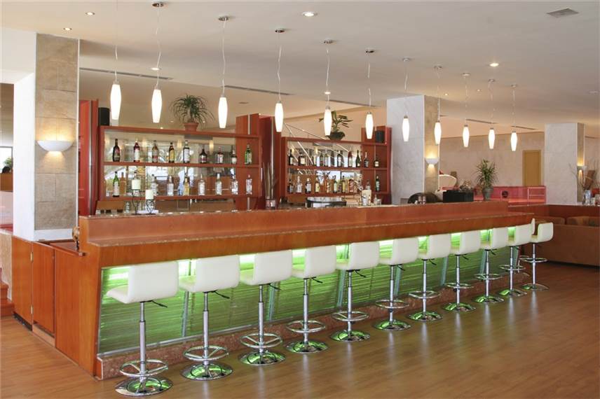 Řecko, Rhodos, Ixia, Hotel Oceanis, bar Oceanis