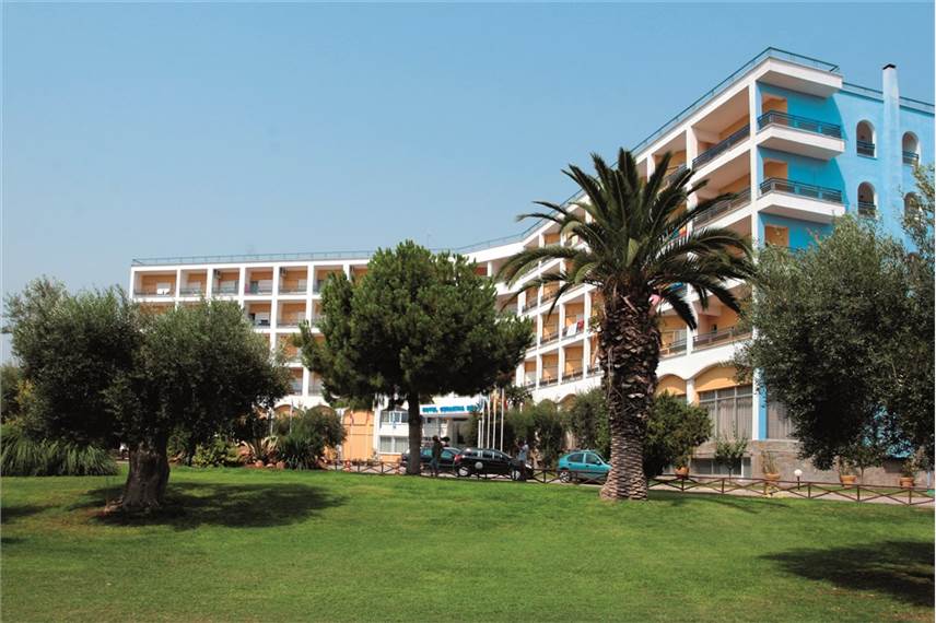 Řecko, Chalkidiki, Gerakini, Hotel Gerakina Beach, hlavní budova Gerakina Beach