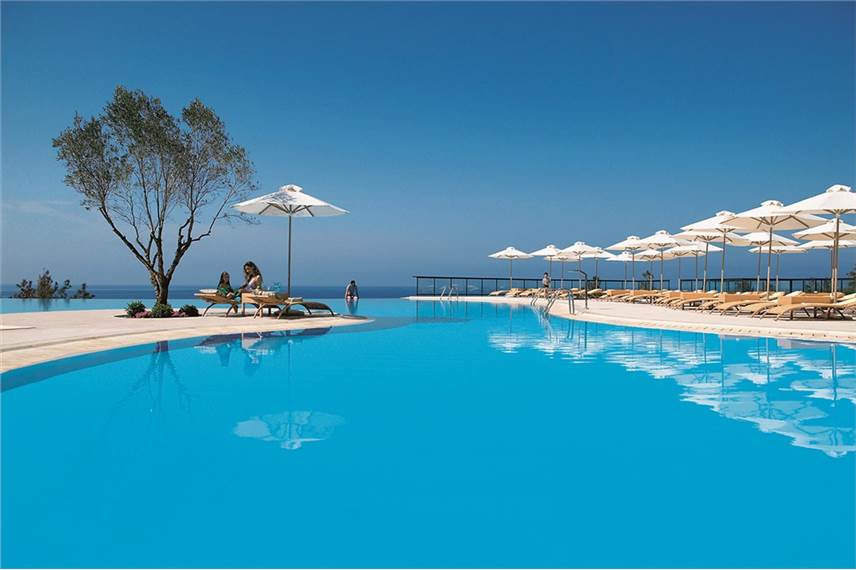 Řecko, Chalkidiki, Nea Moudania, Hotel Oceania Club, bazén Oceania Club