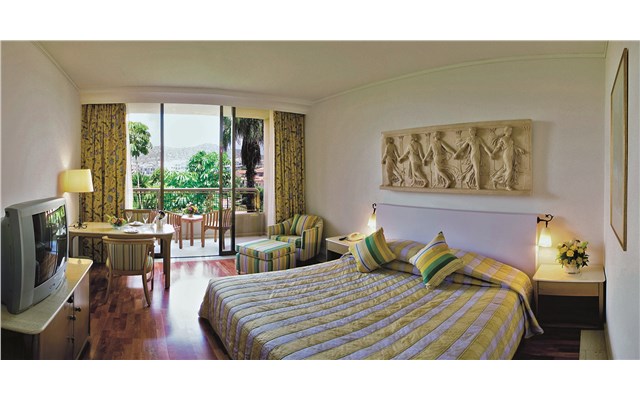 Le Meridien Limassol Spa and Resort Kypr, Limassol, Hotel Le Meridien Limassol Beach